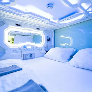 Space - Downtown Kapselhotel