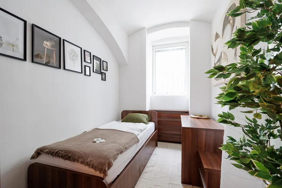 Отель Vienna City Business Rooms