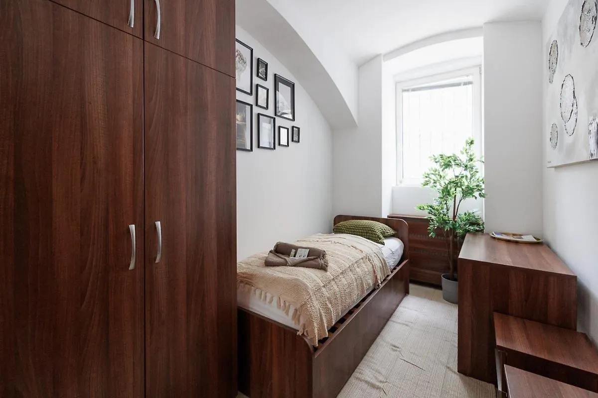 Отель Vienna City Business Rooms