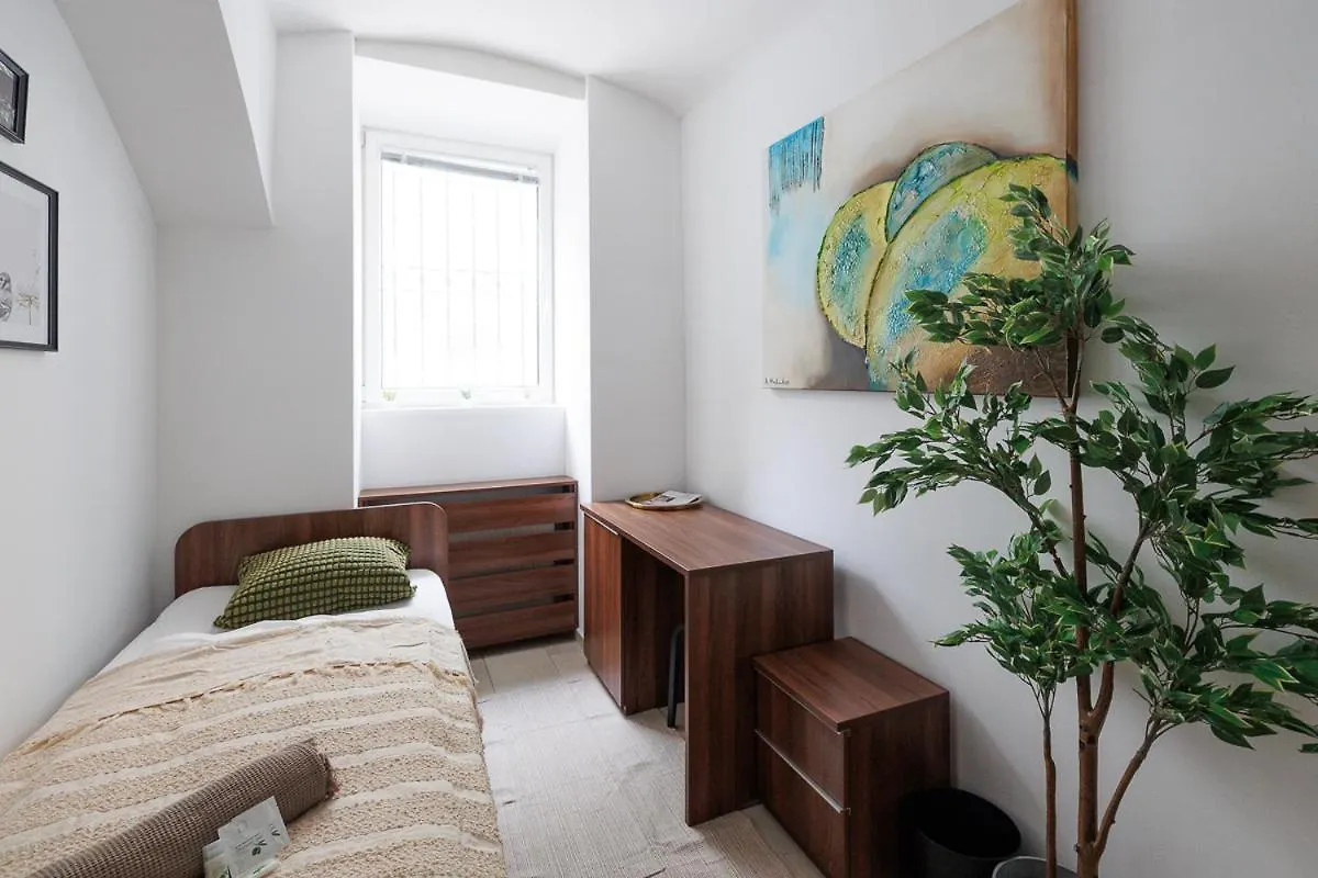 Отель Vienna City Business Rooms