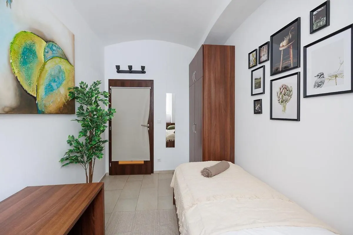 Отель Vienna City Business Rooms