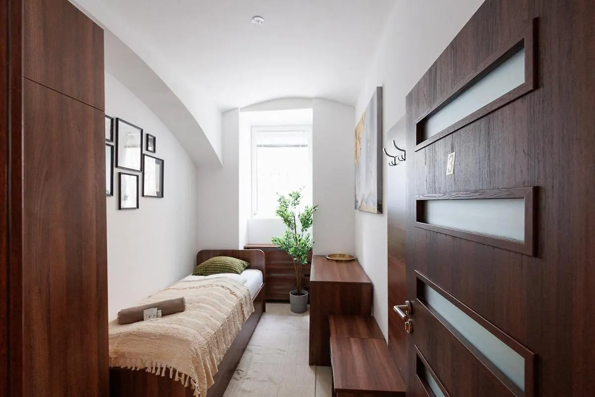 Vienna City Business Rooms 0*,