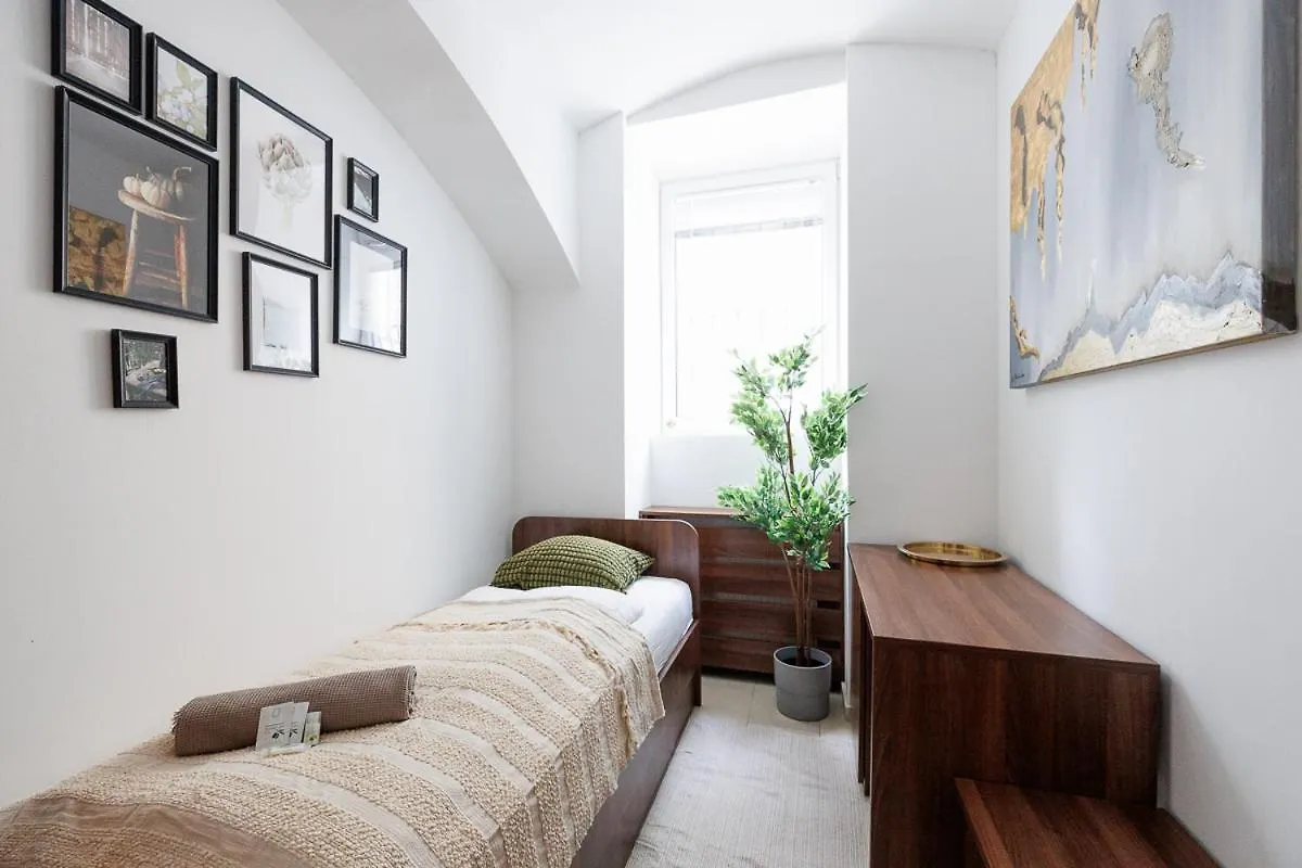 Отель Vienna City Business Rooms
