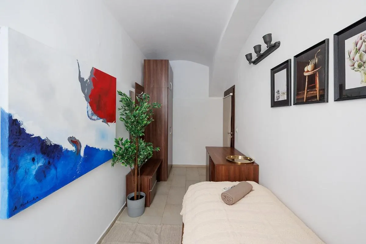 Отель Vienna City Business Rooms